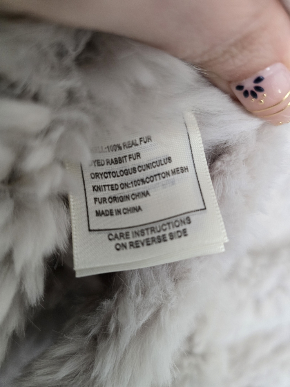 June Rabbit Fur Vest - Picture 9 of 11